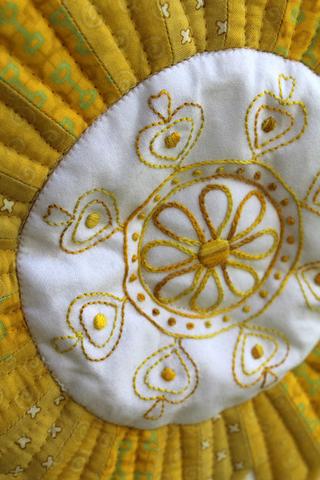 Razz-a-dazzle quilt pattern by Hugs'n Kisses