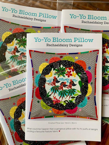 Yo-Yo Bloom Pillow pattern by Rachaeldaisy Designs